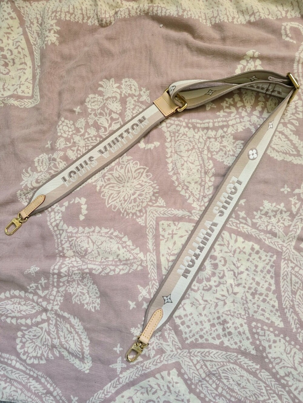 NEW Louis Vuitton Bandouliére Beige Guitar Strap - Picture 3 of 15